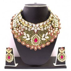 Deals, Discounts & Offers on Earings and Necklace - Zaveri Pearls Graceful Floral Necklace