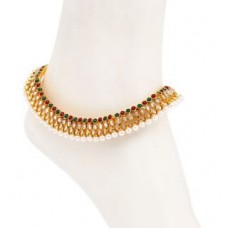 Deals, Discounts & Offers on Women - Sukkhi Youthful Gold Plated Australian Diamond Stone Studded Anklet