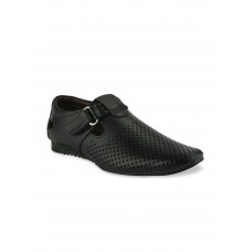 Deals, Discounts & Offers on Foot Wear - WAVE WALK Men Sandals at 65% offer