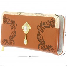 Deals, Discounts & Offers on Women - Upto 50% off on Handbags & Clutches