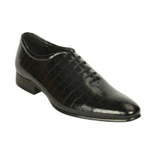 Deals, Discounts & Offers on Foot Wear - Bacca Bucci Black Formal Shoes at 70% offer