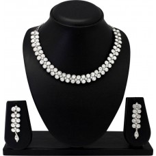Deals, Discounts & Offers on Earings and Necklace - Fashion Jewellery Under Rs.699
