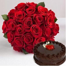 Deals, Discounts & Offers on Home Decor & Festive Needs - Valentine Special- Buy 1 Kg Cake and Get Bouquet of 6 Roses