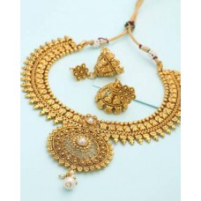 Deals, Discounts & Offers on Earings and Necklace - Women's Bestsellers