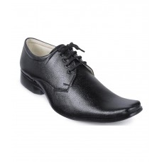 Deals, Discounts & Offers on Foot Wear - Flat 57% off on Men's Formal Shoes